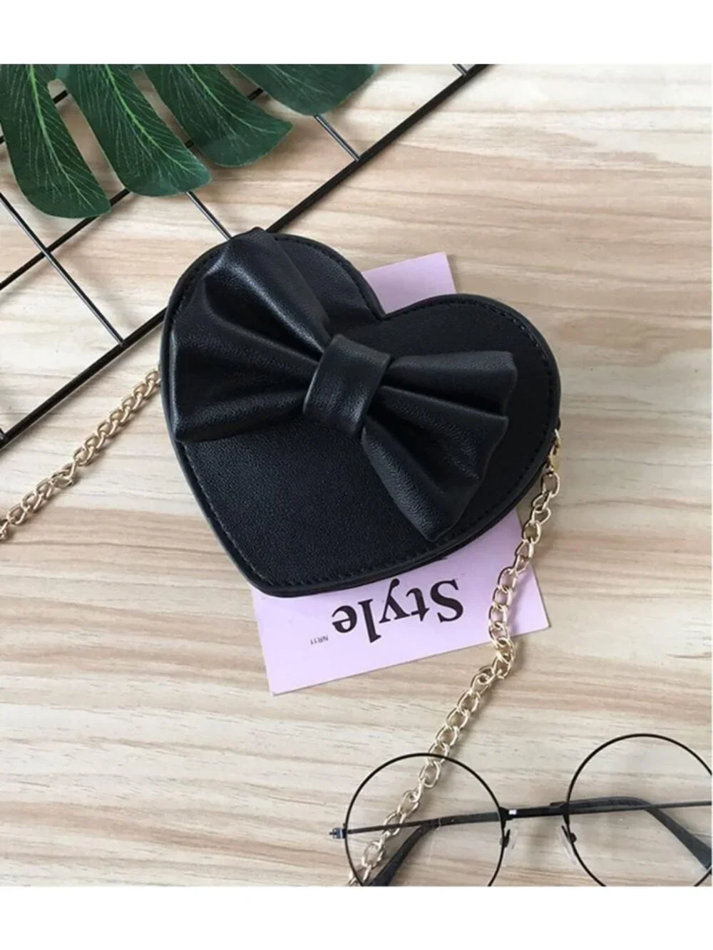 Adorable Heart-Shaped Crossbody Purse with Bowknot - Perfect Satchel for Little